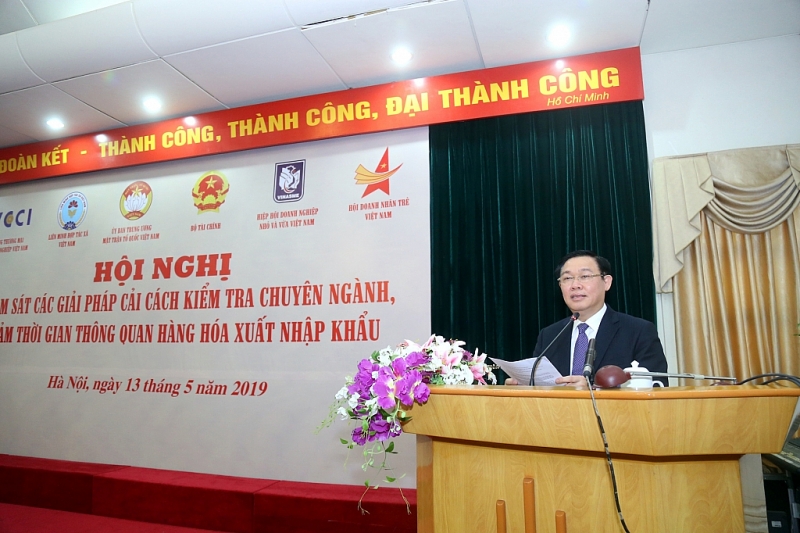Phó Thủ tướng Vướng Đình Huệ phát biểu tại hội nghị việc nâng cấp, bổ sung nhiệm vụ phát triển Logistics của Úy ban chỉ đạo 1899