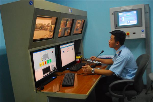 Mỗi ngày, Hải quan soi chiếu trước 240 container