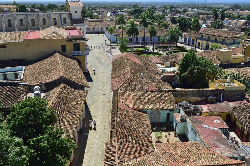 Những mái nhà ở Trinidad thường được lợp bằng ngói nên khi nhìn từ cao xuống, Trinidad hiện ra là một làng quê đầy yên bình và cổ kính.