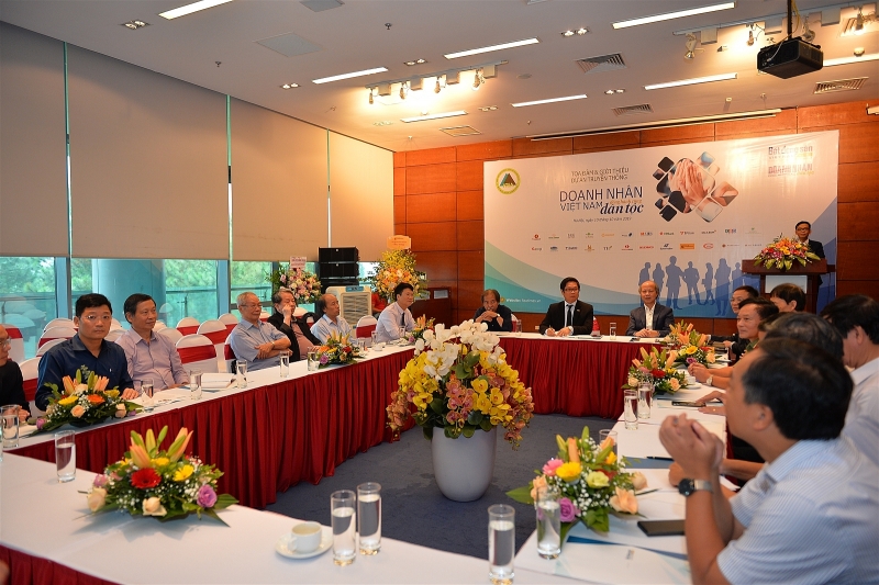 Quang cảnh Tọa đàm doanh nhân Việt Nam đồng hành cùng dân tộc