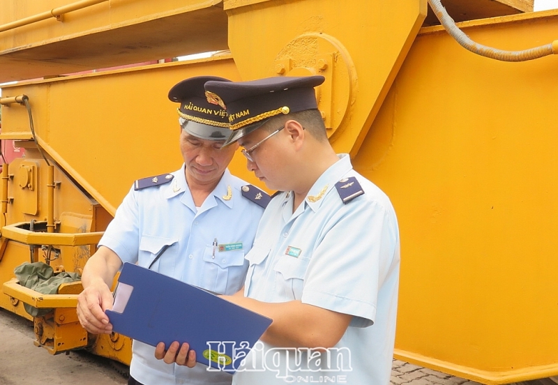 Cơ quan hải quan tính thuế hàng hóa đưa ra nước ngoài để sửa chữa