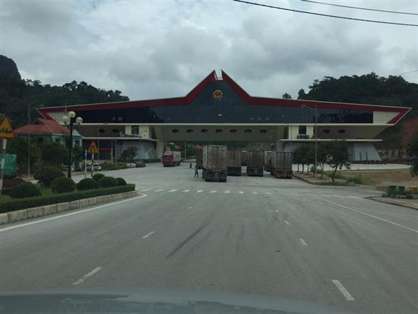 Lạng Sơn: Xem xét thí điểm tour du lịch xe tự lái qua Hữu Nghị - Hữu Nghị Quan