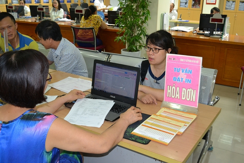 Ngành Thuế thắt chặt hoạt động mua bán hoá đơn bất hợp pháp, sẽ sớm đưa vào áp dụng hóa đơn điện tử theo quy định tại Nghị định số 123/2020/NĐ-CP. Ảnh: Thuỳ Linh.