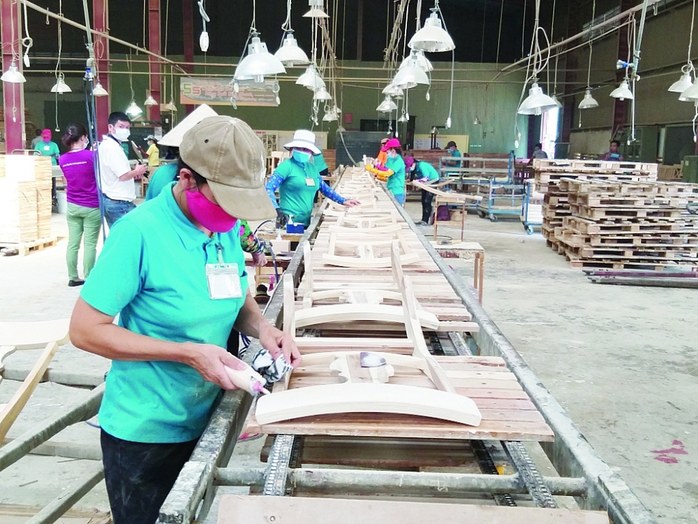 Doanh nghiệp chờ cơ hội bứt phá đã có lượng đơn hàng hết năm 2020 và sang đến đầu năm 2021. Ảnh: Nguyễn Thanh