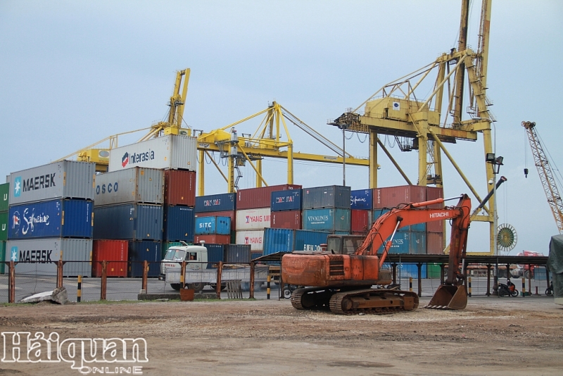 Cần cơ chế pháp lý để triển khai bảo hiểm bảo lãnh thông quan cho Hoạt động XNK tại cảng Đà Nẵng. Ảnh: N.Linh