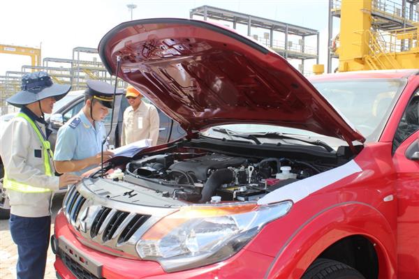 Lãnh đạo Cục Hải quan TP.HCM đốc thu tại một số chi cục có số thu NSNN lớn