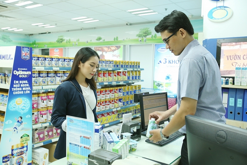 Người tiêu dùng có thể dễ dàng tìm mua sản phẩm mang thương hiệu Vinamilk nhờ hệ thống phân phối rộng khắp và kênh bán hàng online