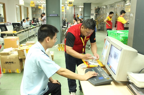 Lý do hệ thống phản hồi chậm với một số tờ khai hàng chuyển phát nhanh 