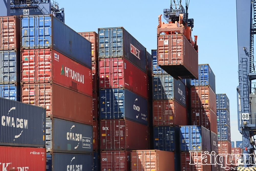 Xuất siêu lập kỷ lục mới của Việt Nam hơn 18 tỷ USD. Ảnh: T.Bình.