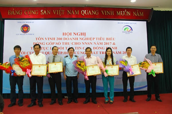 Hải quan TP.HCM: Tôn vinh 200 doanh nghiệp nộp thuế tiêu biểu