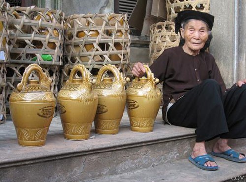 Rượu Làn Vân  là đặc sản ở Bắc Giang