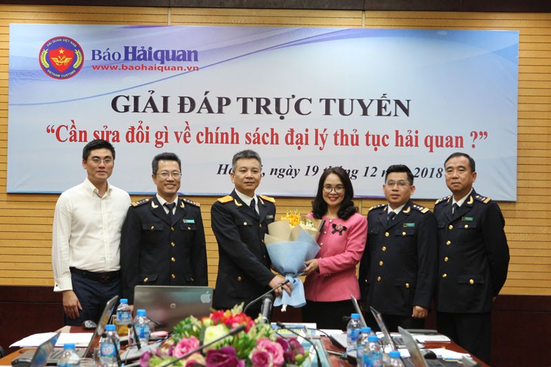 Phó Tổng cục trưởng Mai Xuân Thành giải đáp trực tuyến  về đại lý  làm thủ tục hải quan