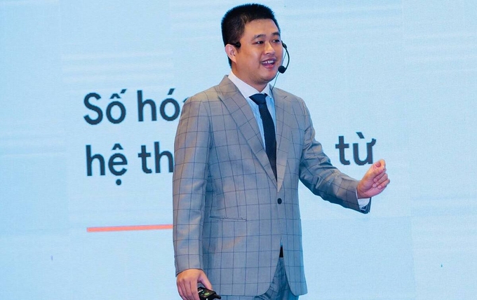 Ông Lê Việt Thắng, Nhà sáng lập kiêm CEO 1Office tại sự kiện ngày 28/11 ở TP HCM nói về 5 bước cơ bản để chuyển đổi số trong doanh nghiệp. Ảnh: Thế Danh.