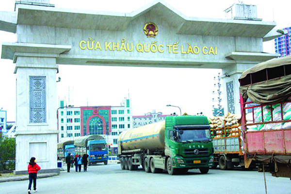 Vận chuyển hàng hóa qua cửa khẩu Lào Cai