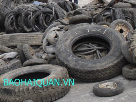 lốp ô tô Một số doanh nghiệp xin mua lốp ô tô tồn đọng ở cảng Hải Phòng